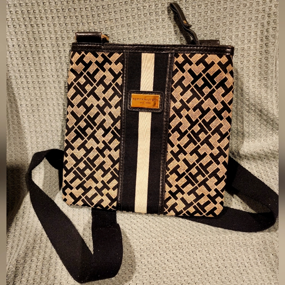 Tommy Hilfiger signature crossbody bag